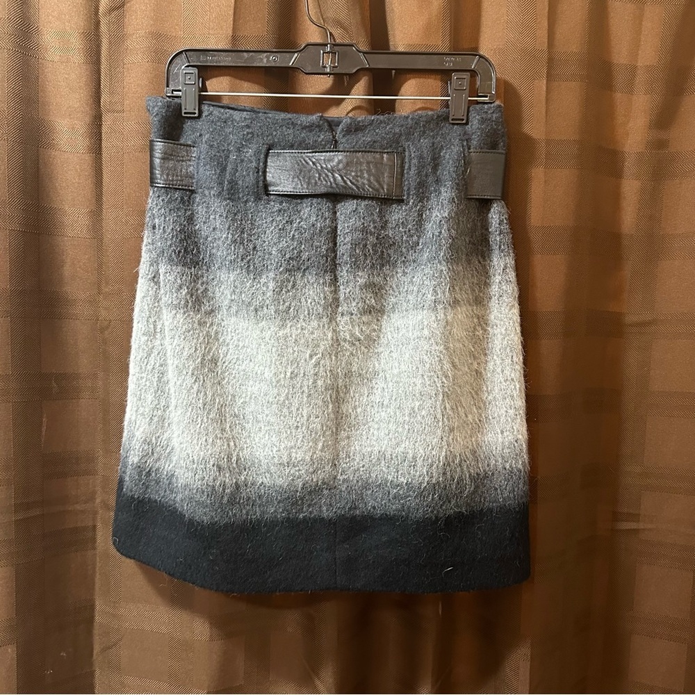 Stunning! Donna Degnan Black Grey Stripe Skirt‎ with Faux Leather Belt size 4 - Picture 2 of 4
